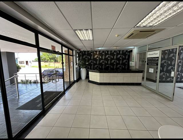 1,932M² OFFICE FOR SALE IN WOODMEAD